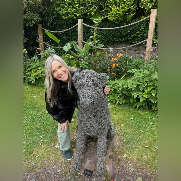 Meet your Posher, Lisa - Picture 1 of 1